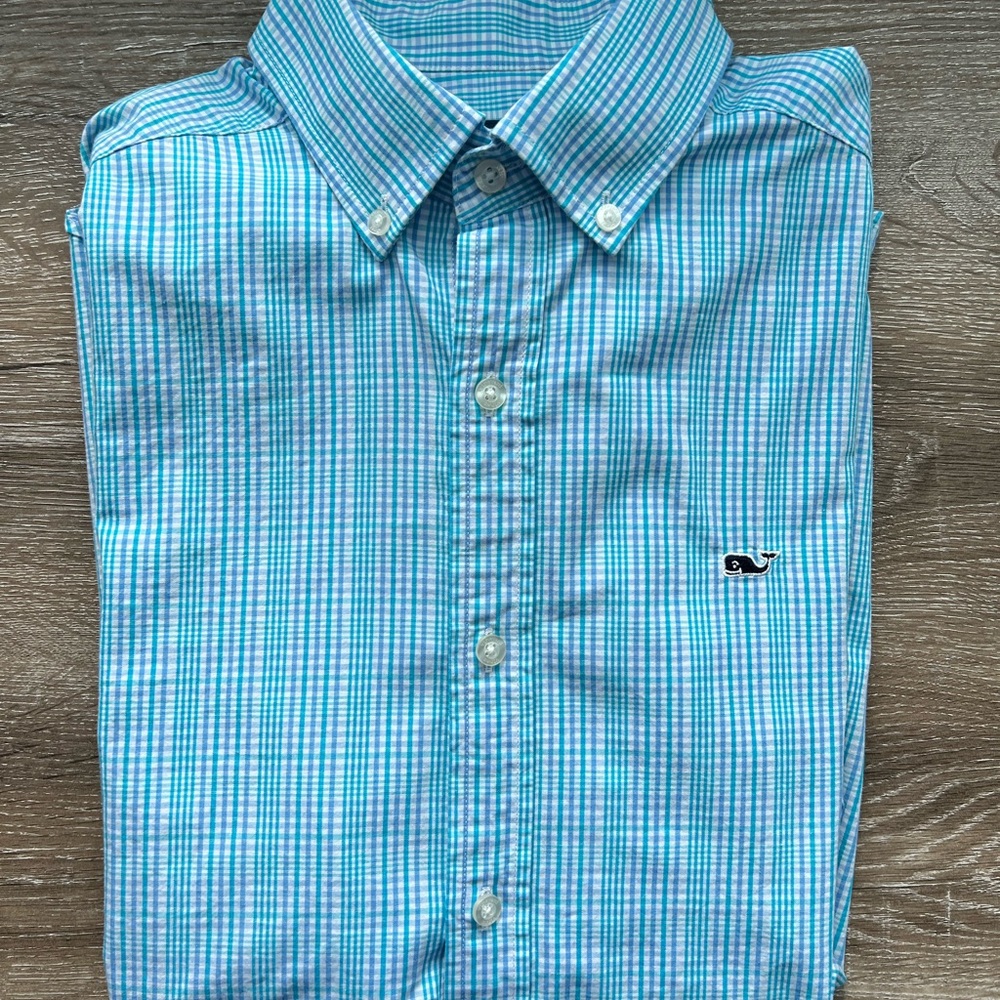 Men’s Vineyard Vines Button Down Whale Shirt.